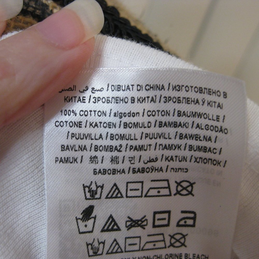 NWT Guess white cross graphic tank top S small - Picture 6 of 7